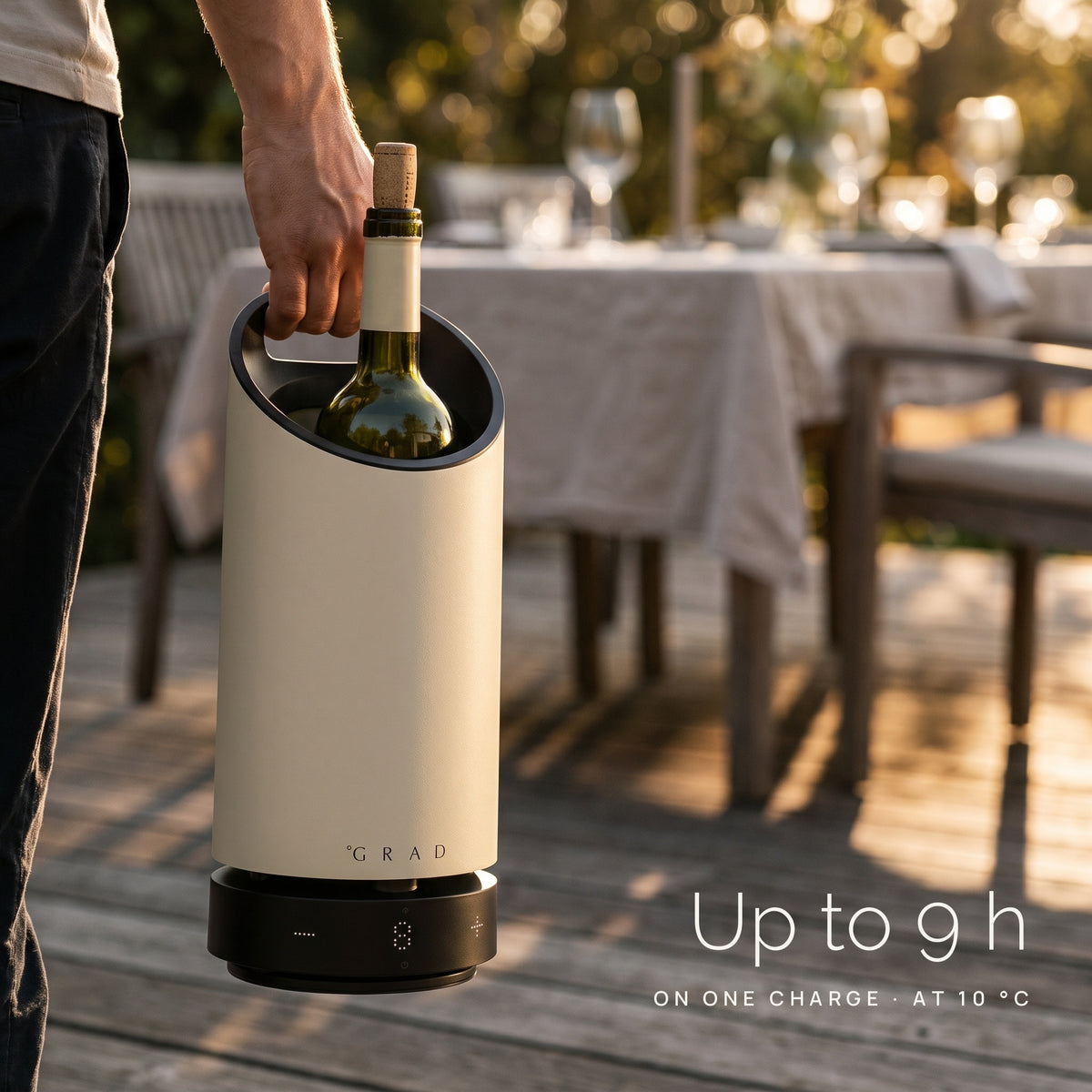 GRAD No.1 off-white wine cooler running cordless on battery, up to 20 hours per charge